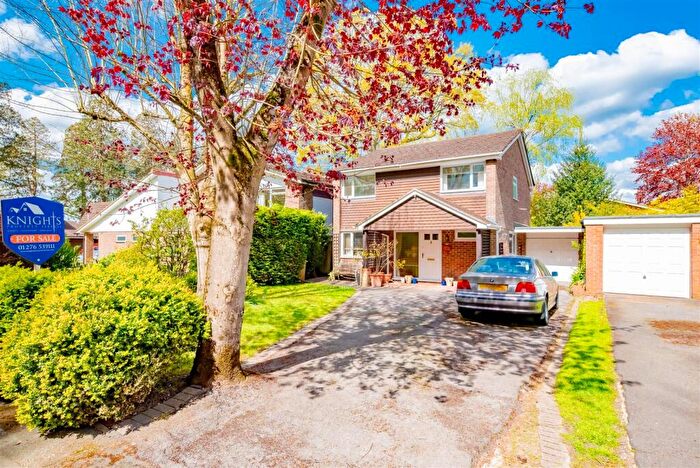 4 Bedroom Detached House For Sale In Cumberland Road, Camberley, GU15