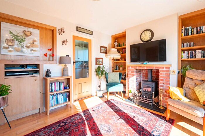 2 Bedroom Bungalow For Sale In Gagiebank, Wellbank, Dundee, DD5
