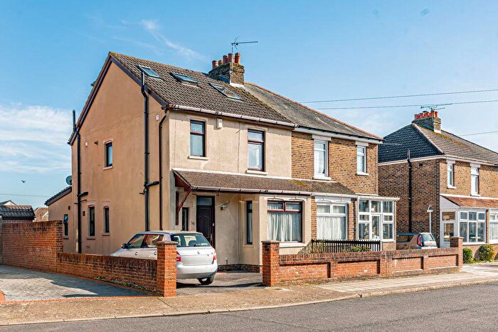 4 Bedroom Semi Detached House For Sale In Waverley Road, Drayton, PO6