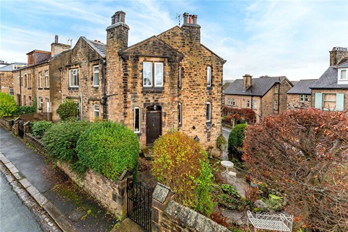 4 Bedroom End Of Terrace House For Sale In Fernbank Drive, Bingley, West Yorkshire, BD16