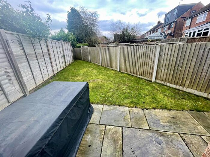3 Bedroom Semi-Detached House For Sale In Wroxham Gardens, Potters Bar, EN6