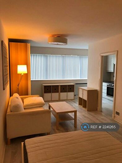 Studio To Rent In Belsize Park, London, NW3