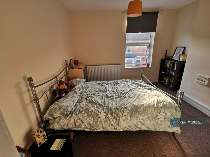 2 Bedroom Terraced House To Rent In Nottingham, Nottingham, NG7