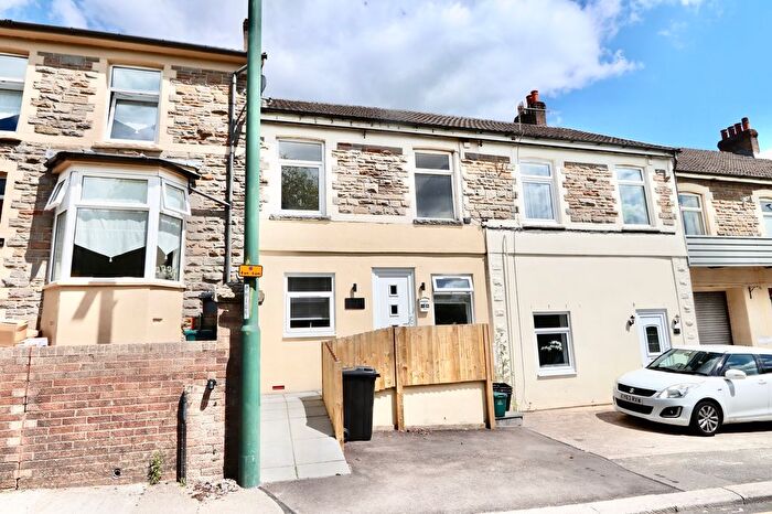 1 Bedroom Flat To Rent In Alexandra Road, Six Bells, NP13