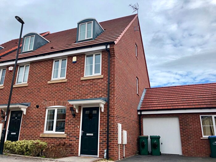 3 Bedroom Semi-detached House To Rent In Surrey Drive, Coventry, CV3