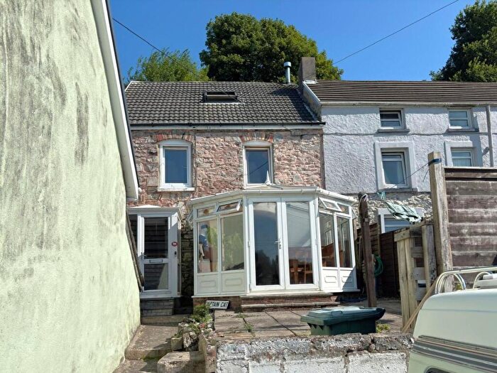 2 Bedroom End Of Terrace House For Sale In Mount Pleasant, Ferryside, SA17