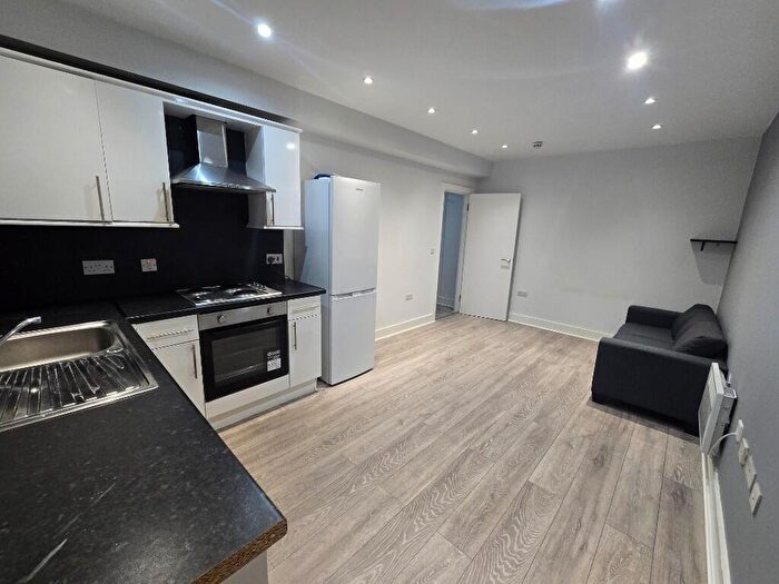 2 Bedroom Flat To Rent In Wembley Hill Road, Wembley, Middlesex, HA9