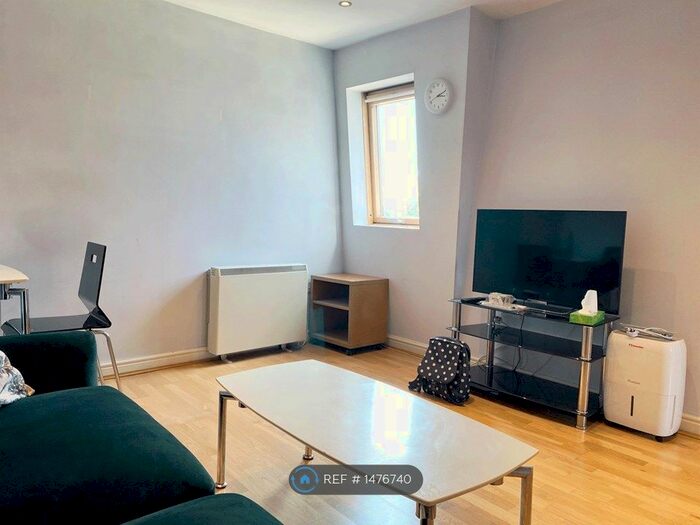 2 Bedroom Flat To Rent In Lower Road, London, SE16