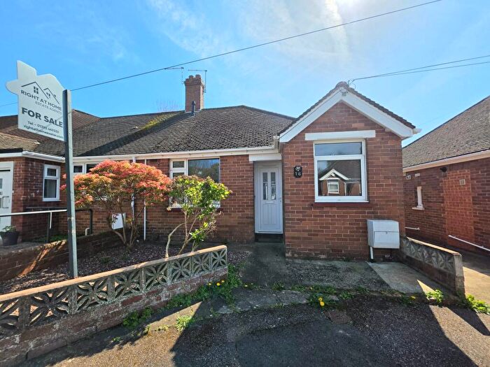2 Bedroom Bungalow For Sale In Summer Close, Exeter, EX4