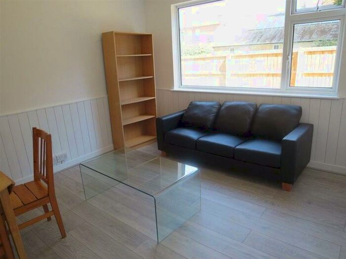2 Bedroom Flat To Rent In Pembroke Court, Rectory Road, Oxford, OX4
