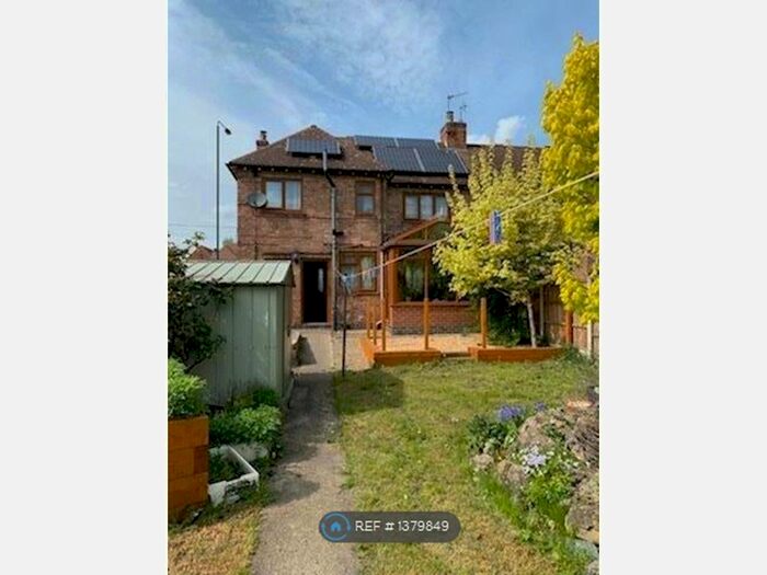 3 Bedroom Semi-Detached House To Rent In Uttoxeter New Road, Derby, DE22