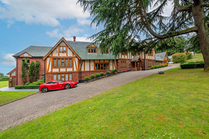 9 Bedroom Detached House For Sale In Vineyards Road, Cuffley, EN6