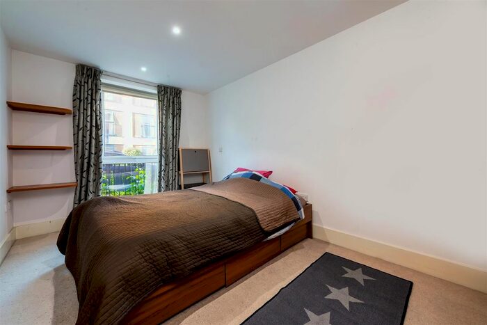 3 Bedroom Flat To Rent In Letchworth Road, Stanmore, HA7