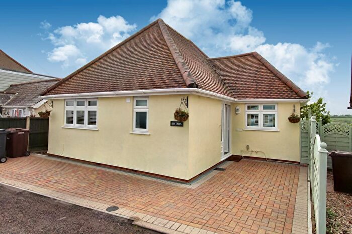 2 Bedroom Detached Bungalow To Rent In The Street, Chelmsford, CM3