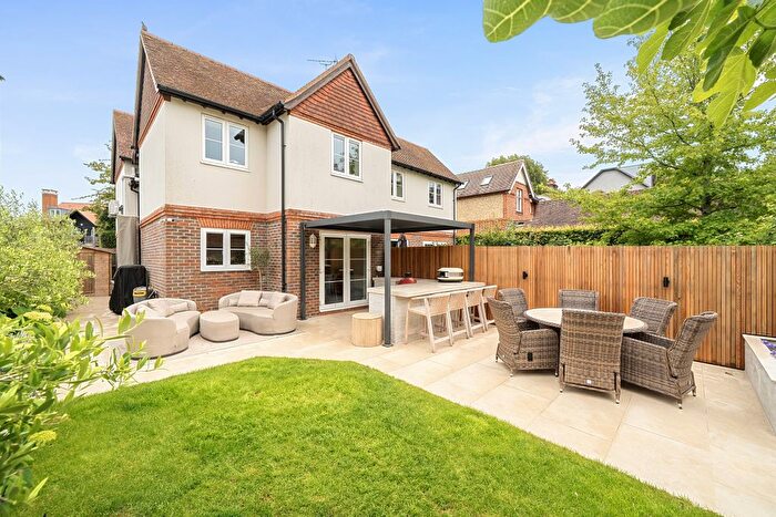 3 Bedroom Detached House For Sale In Andover Road, Winchester, SO22