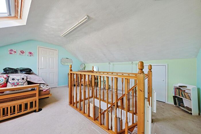 2 Bedroom Semi-Detached Bungalow For Sale In Langford Walk, Hull, HU4