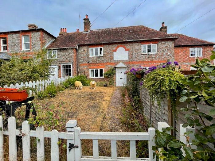 1 Bedroom Terraced House For Sale In Bath Road, Speen, Newbury, RG14