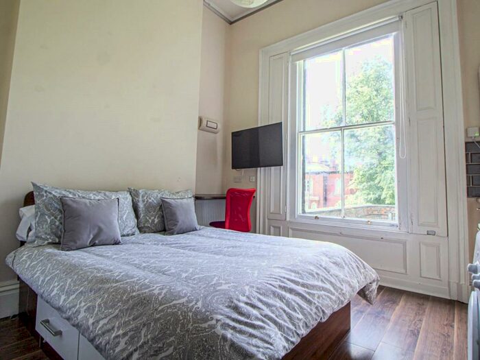 Studio To Rent In Clarendon Road, Leeds, West Yorkshire, LS2