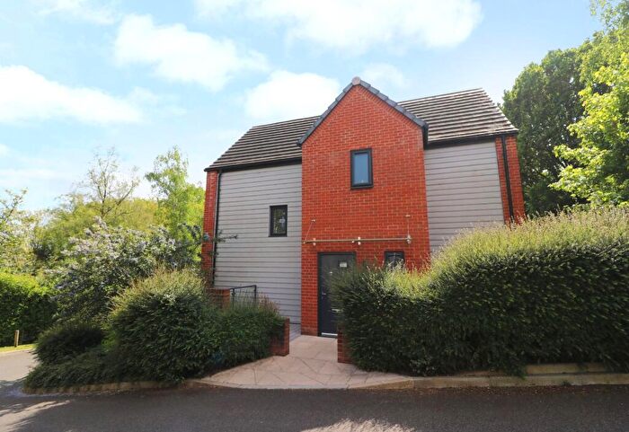 3 Bedroom End Of Terrace House For Sale In Sundays Hill Close, Hedge End, SO30