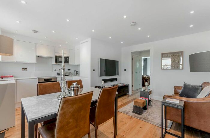 1 Bedroom Flat To Rent In Bloomsbury Place, Wandsworth Town, London, SW18