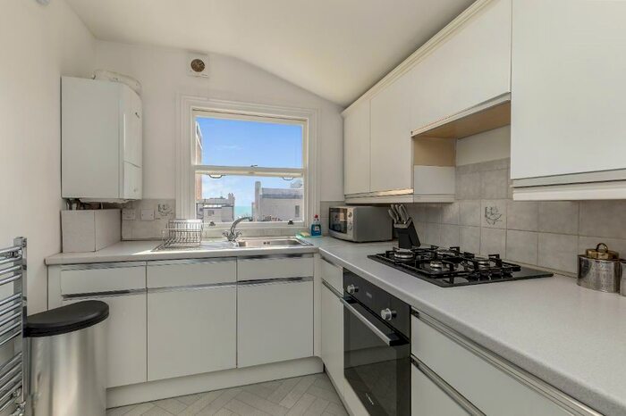 2 Bedroom Apartment To Rent In Victoria Terrace, Hove, BN3