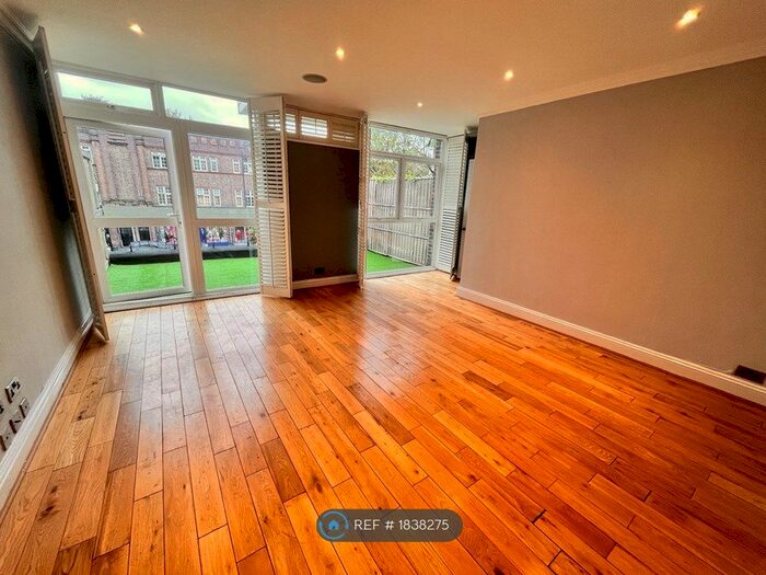 3 Bedroom Maisonette To Rent In Beacon Grove, Carshalton, SM5