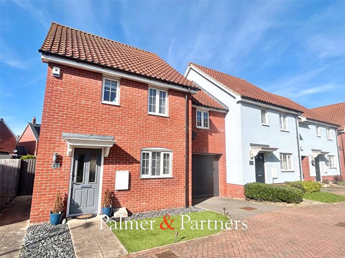 4 Bedroom Link Detached House For Sale In Glover Close, Clacton-On-Sea, Essex, CO16