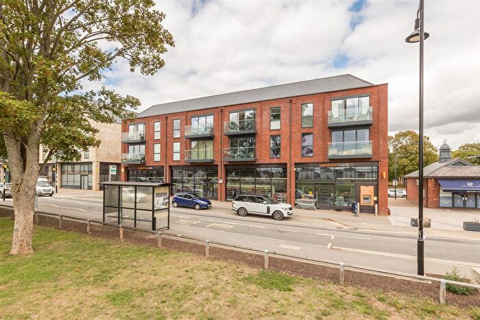 2 Bedroom Flat For Sale In West Castle Street, Upper Heyford, OX25