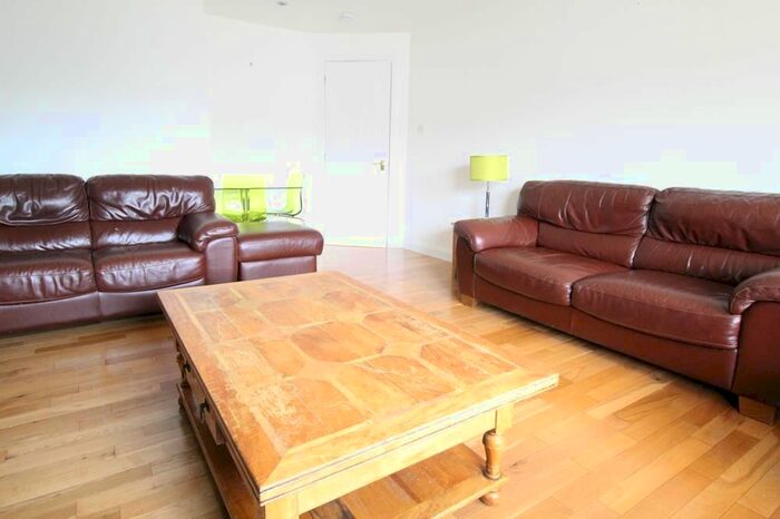 2 Bedroom Flat To Rent In Millside Terrace, Peterculter, AB14