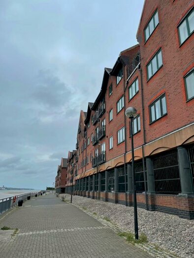 2 Bedroom Flat To Rent In South Ferry Quay, Liverpool, Merseyside, L3