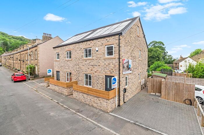 3 Bedroom Semi-Detached House For Sale In Sun Street, Eastburn, Keighley, West Yorkshire, BD20