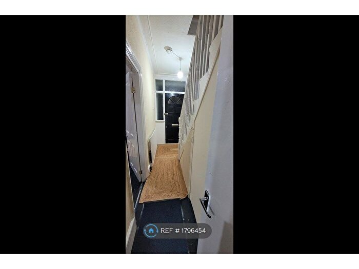 4 Bedroom Terraced House To Rent In Off Ilford Lane, Essex, IG1