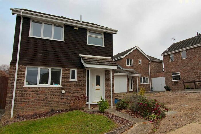 3 Bedroom Detached House To Rent In Muirfield Road, Wellingborough NN8