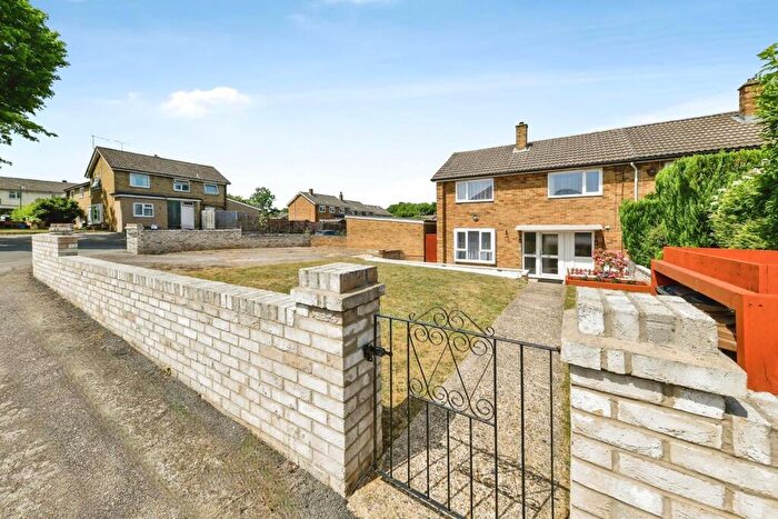 3 Bedroom End Of Terrace House For Sale In Longfields, Stevenage, Hertfordshire, SG2