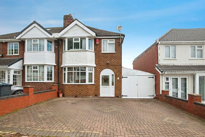 3 Bedroom Semi Detached House For Sale In Coopers Road, Birmingham, B20