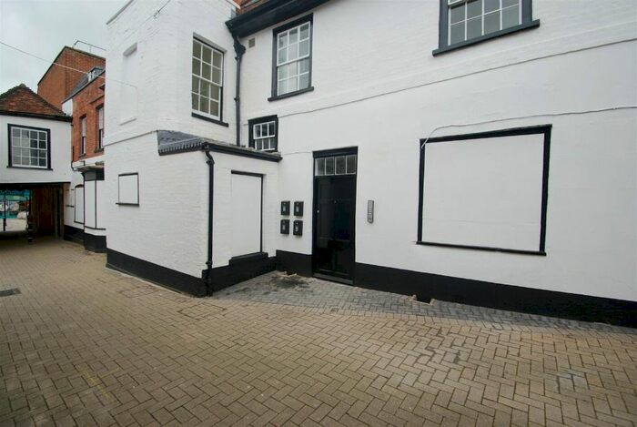 1 Bedroom Flat To Rent In George Yard, Andover, SP10