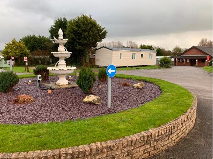 3 Bedroom Park Home For Sale In Fenton Street, Lancaster, Lancashire, LA1