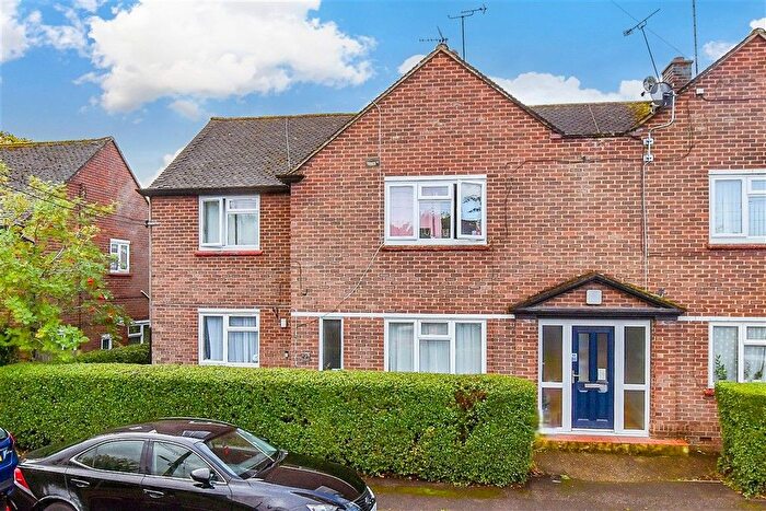 2 Bedroom Flat For Sale In Winchs Garth, Staplehurst, Tonbridge, Kent, TN12