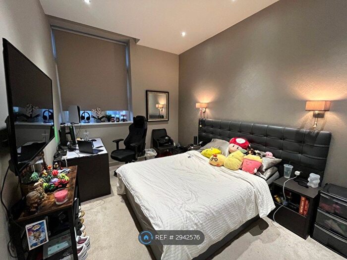 2 Bedroom Flat To Rent In Trafalgar House, Leeds, LS1