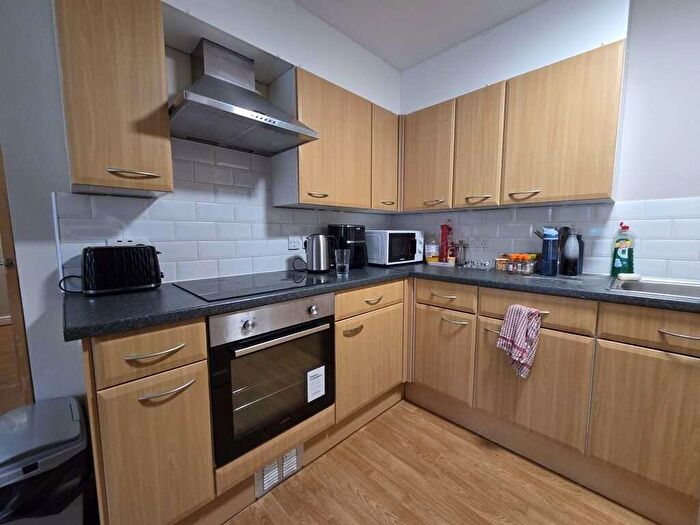 2 Bedroom Flat To Rent In Flat Aa, Broomgrove Crescent, Broomhill, S10