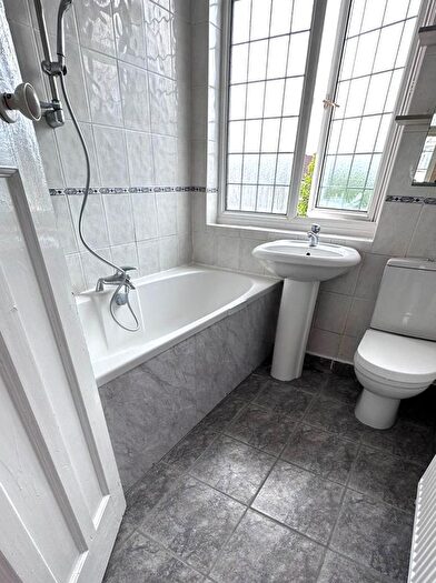 4 Bedroom Terraced House To Rent In Ovesdon Avenue, HA2