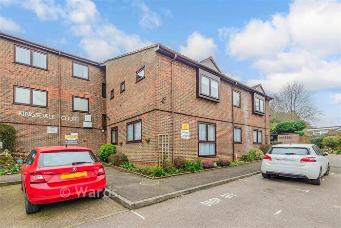 3 Bedroom Flat For Sale In Hopewell Drive, Chatham, Kent, ME5