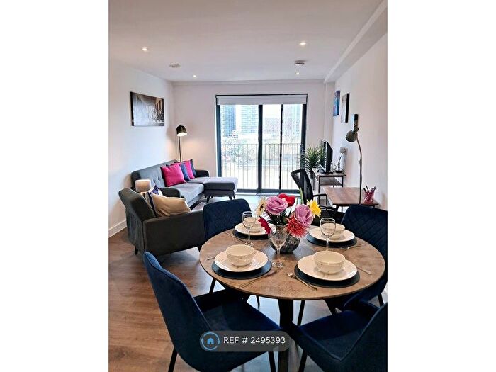 2 Bedroom Flat To Rent In Worrall Street, Salford, M5