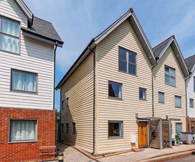 3 Bedroom End Of Terrace House For Sale In Townhouse With Mooring - Heron Square, Island Harbour, Newport, PO30