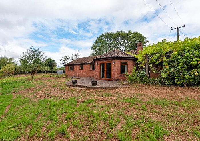 3 Bedroom Bungalow For Sale In Sytchampton, Stourport-On-Severn, Worcestershire, DY13
