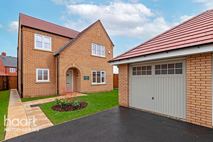 4 Bedroom Detached House For Sale In Hunsbury Grange, Northampton, NN5