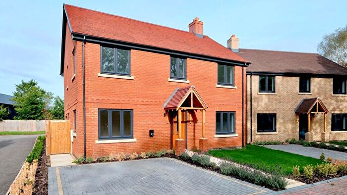 4 Bedroom Detached House For Sale In Blackfriars Court, Stow Longa, PE28