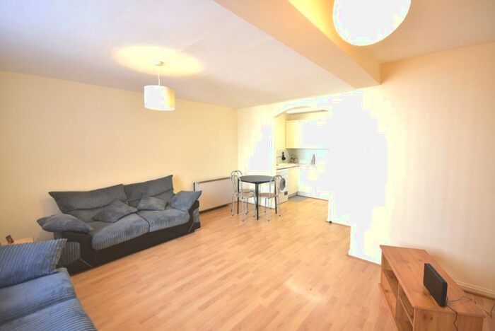 2 Bedroom Ground Flat To Rent In Portman Mews, Sandyford, NE2