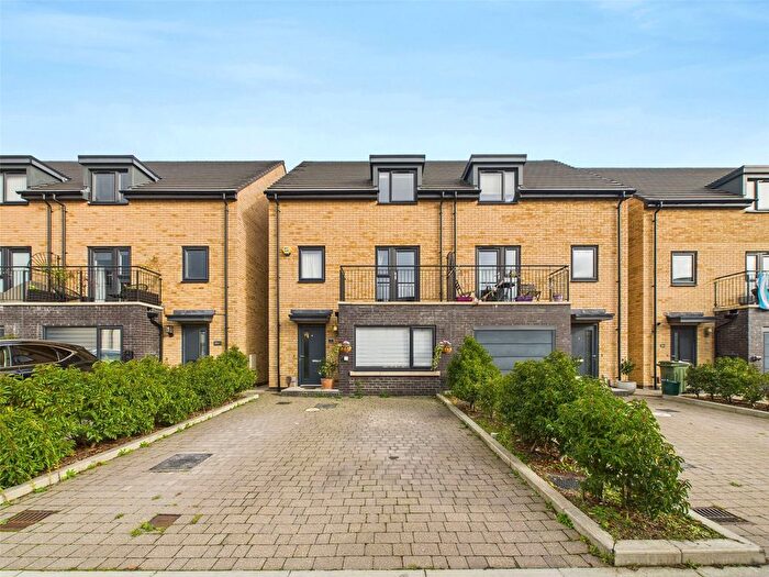 4 Bedroom Semi Detached House For Sale In Cordwainers Road, Cheltenham, Gloucestershire, GL52