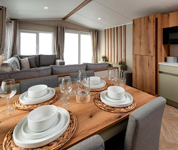 2 Bedroom Mobile/park Home For Sale In Akebar Park Country Park, Leyburn, North Yorkshire, DL8